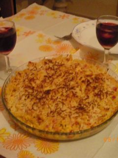 Una foto de Macarrones finos con caramelo de cebollas y pimientos con crema de queso