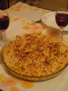 Una foto de Macarrones finos con caramelo de cebollas y pimientos con crema de queso