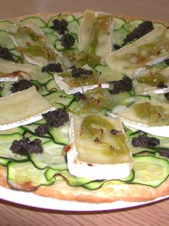 Una foto de Coca de verduras con tapenade