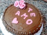 Tarta de chocolate rellena de dulce de leche
