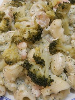 Una foto de Pasta con gambas y brócoli