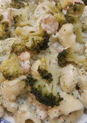 Una foto de Pasta con gambas y brócoli