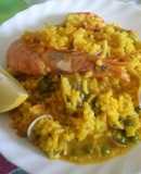 Paella de arroz con mariscos
