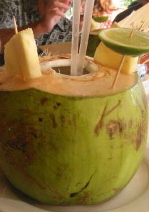Una foto de Cóctel coco loco con ron blanco