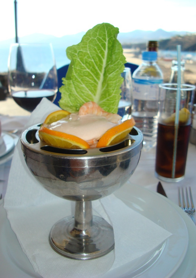 Una foto de Cóctel de gambas con aromas de naranja