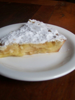 Una foto de Tarta de manzana, pasas y canela