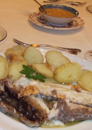 Una foto de Besugo a la espalda con ajada