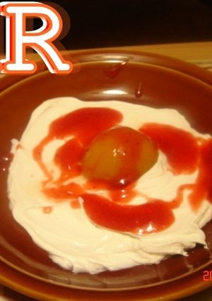 Una foto de Huevo frito " de postreee "
