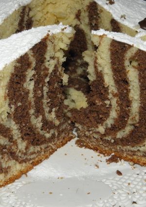 Una foto de Torta cebra sabor chocolate y banana