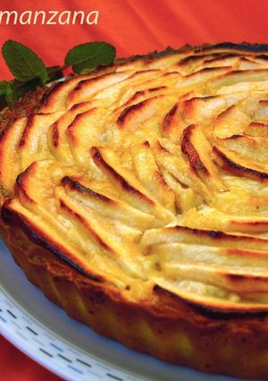 Una foto de Tarta de manzana y crema pastelera