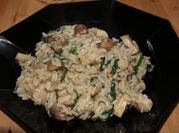 Una foto de arroz parmesano