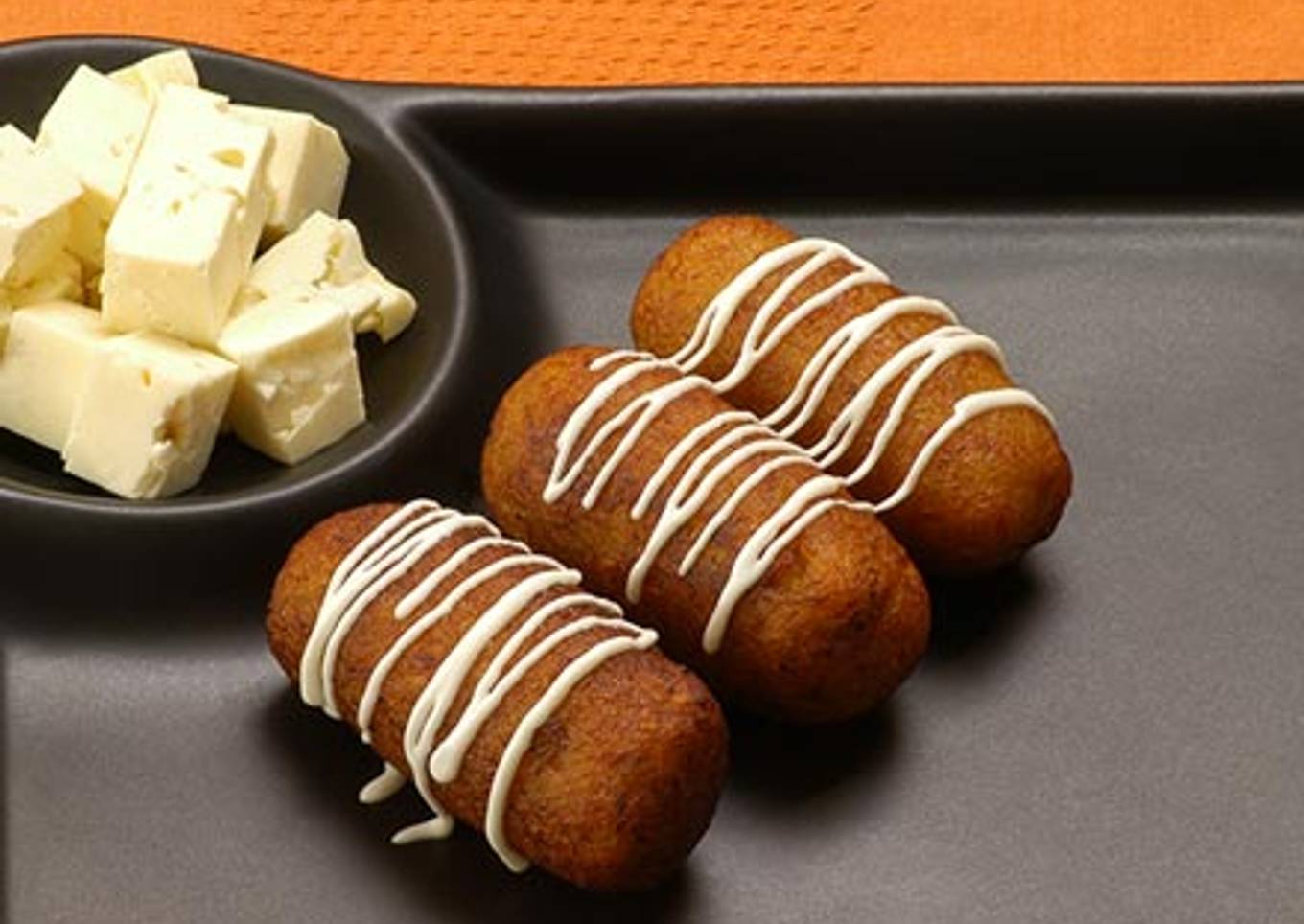 Molotes de queso philadelphia