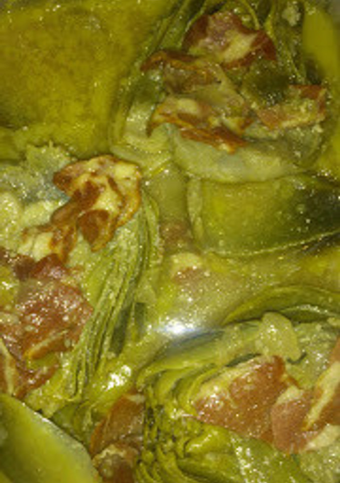 Una foto de Alcachofas en su jugo con jamón ibérico