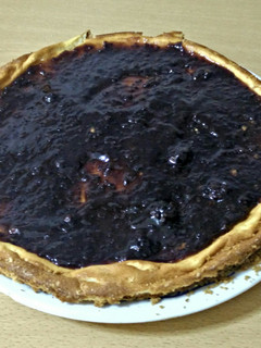 Foto principal de Tarta de queso con mermelada de mora y pera