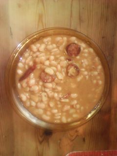 Una foto de Alubias con espinacas y chorizo