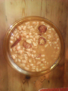 Una foto de Alubias con espinacas y chorizo