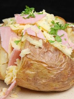 Una foto de Papas rellenas de jamón y queso