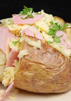 Una foto de Papas rellenas de jamón y queso