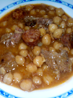 Una foto de Cocido de garbanzos con ternera