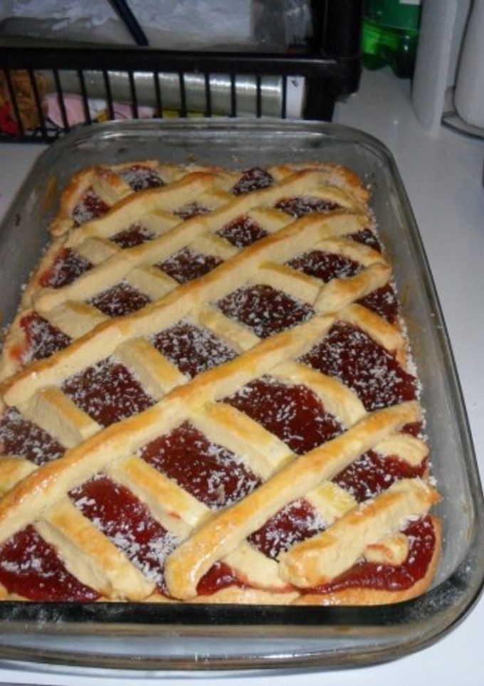 Una foto de Pasta frola de dulce de membrillo