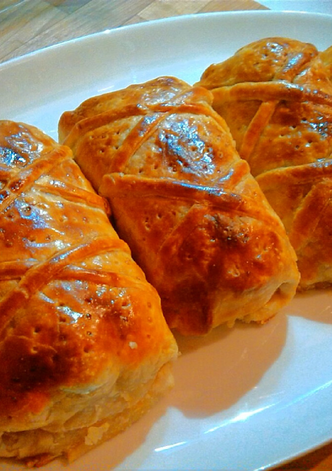 Una foto de Solomillos Wellington con bacon y cebolla caramelizada