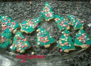 Una foto de Galletas navideñas decoradas de mantequilla