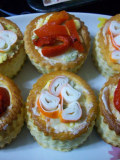 Una foto de Volovanes rellenos de ensaladilla