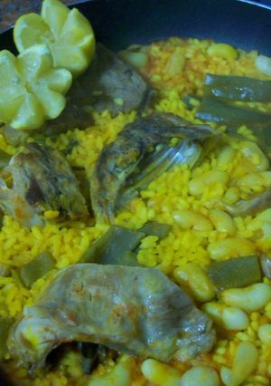 Una foto de Paella de carne y verdura