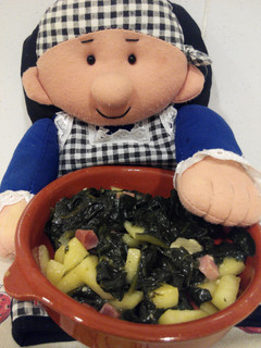 Una foto de Espinacas con serrano y manzana