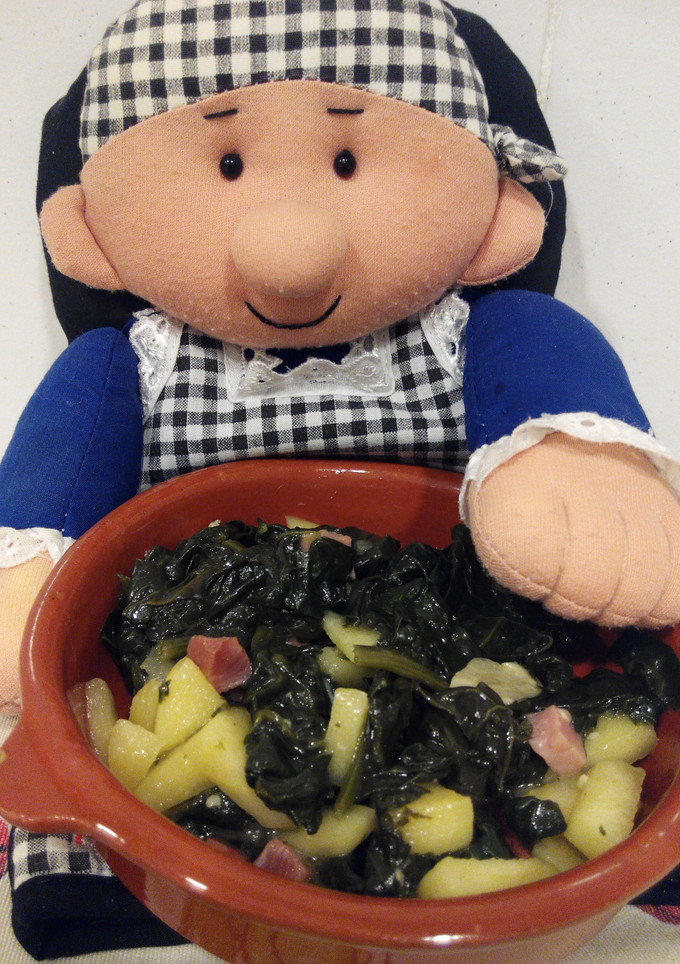 Una foto de Espinacas con serrano y manzana