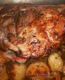 Paletilla de cerdo al horno deshuesada y en adobo