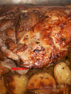 Una foto de Paletilla de cerdo al horno deshuesada y en adobo