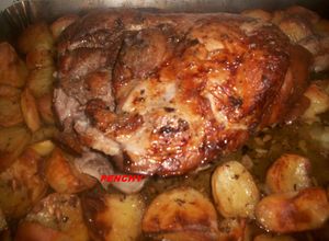 Una foto de Paletilla de cerdo al horno deshuesada y en adobo