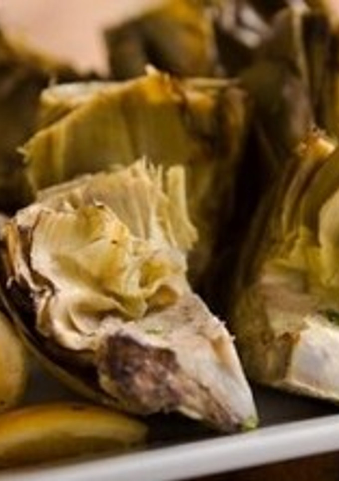 Una foto de Alcachofas rehogadas con salsa de limón