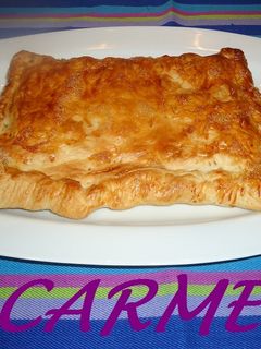 Una foto de Hojaldre de langostinos y espinacas