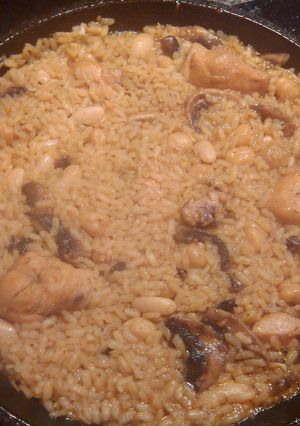 Una foto de Paella de la "pepis" con variantes de "io"
