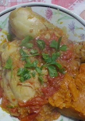 Una foto de Estofado de pollo con zapallo y tomates 
