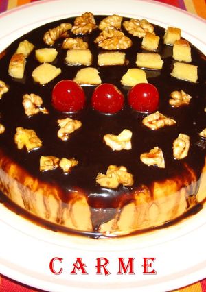 Una foto de Pastel de mazapán de yema quemada