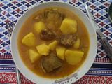 Guisaillo de patatas con carne