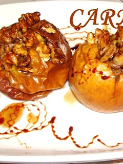 Una foto de Manzanas asadas con nueces