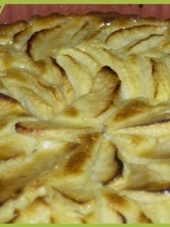 Una foto de Exquisita tarta de manzana al flan