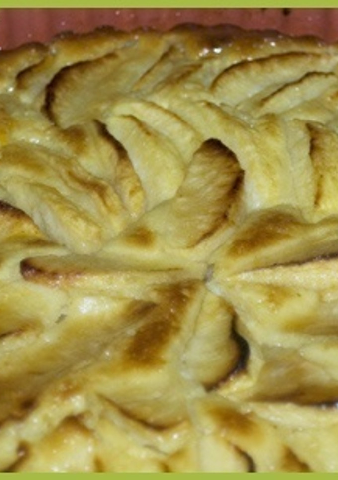 Una foto de Exquisita tarta de manzana al flan
