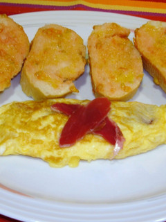 Una foto de Tortilla de jamón serrano