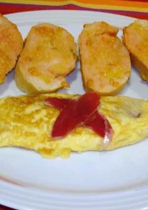 Una foto de Tortilla de jamón serrano