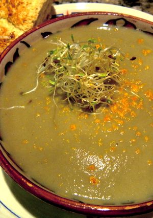 Una foto de Crema de alcachofas con pan de soda