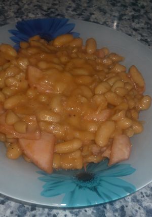 Una foto de Fabes con calamares