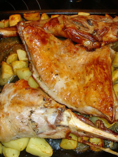 Una foto de Cordero con patatas de la Sra. Gregoria