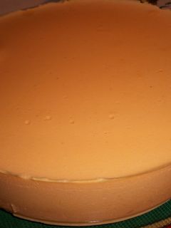 Una foto de Esponjado de curuba con salsa inglesa