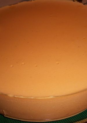 Una foto de Esponjado de curuba con salsa inglesa