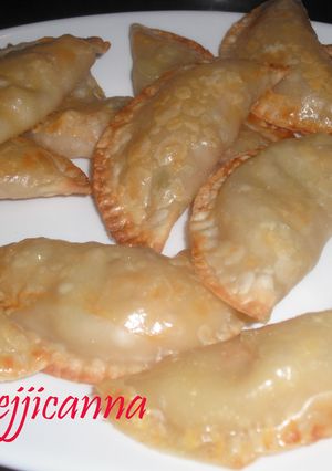 Una foto de Empanadas de crema pollo